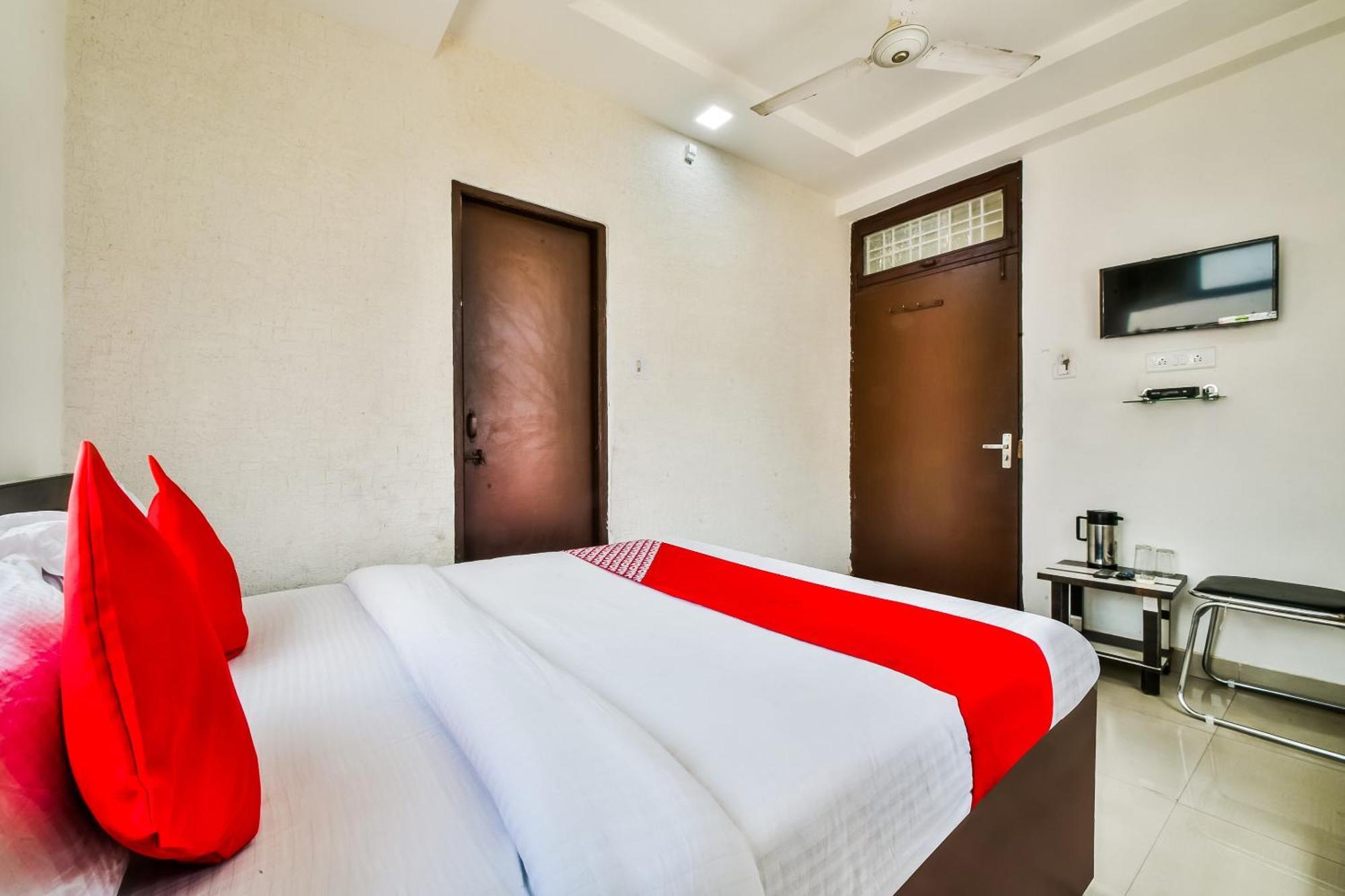 Hotel O 19660 Hotel Tirupati Residency Кота Екстер'єр фото